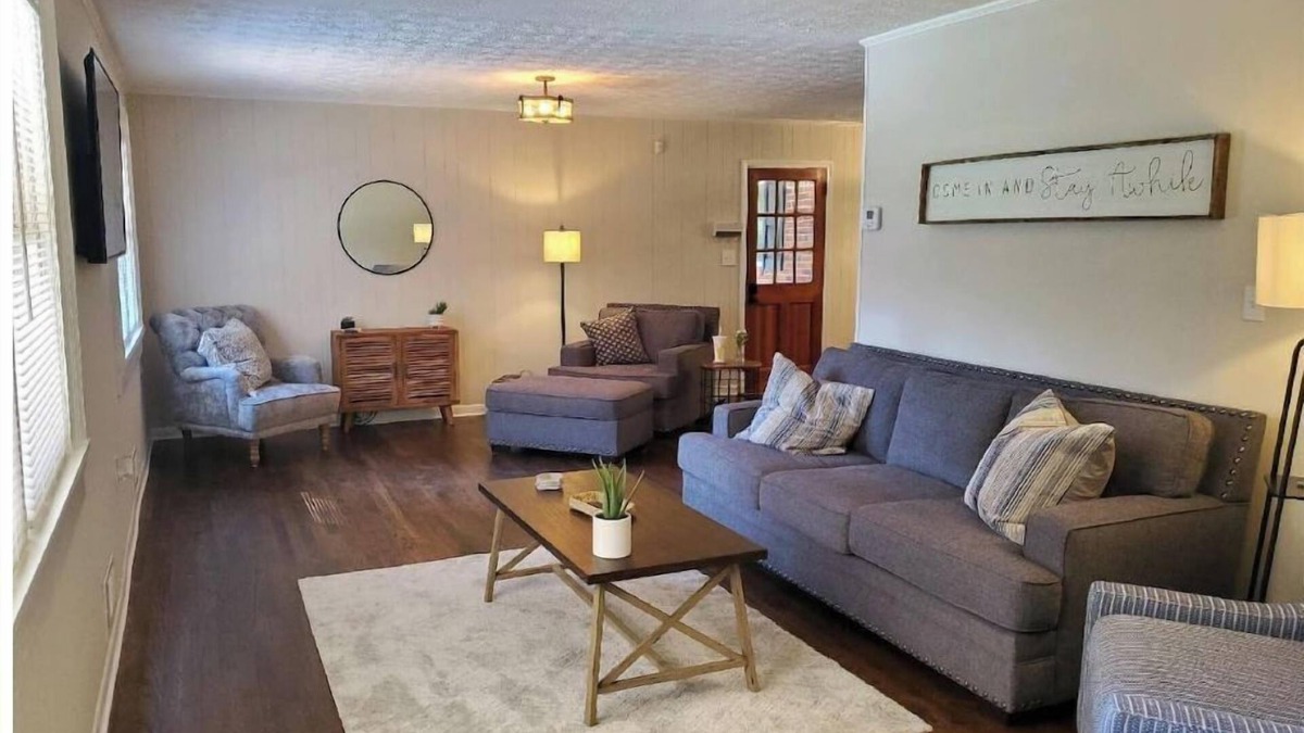 Gainesville House | Convenient 3 Bedroom/2 Bath house