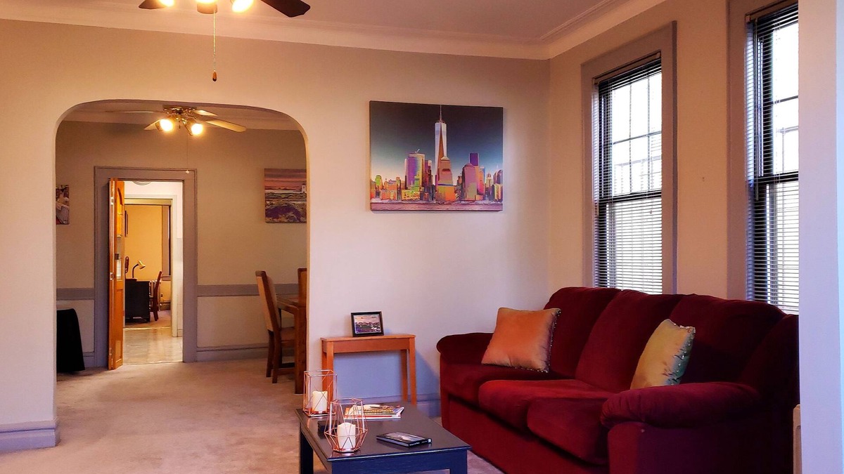 Weequahic House | Convenient and Comfortable 1150 sq. ft. 2 BR/1BA Apartment Home in a NYC Suburb