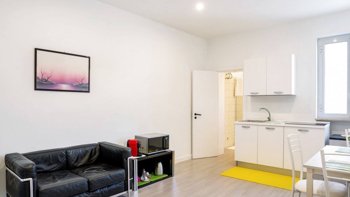 Municipio 2 Apartment | Convenient Apt 10 Min from Station & Theater
