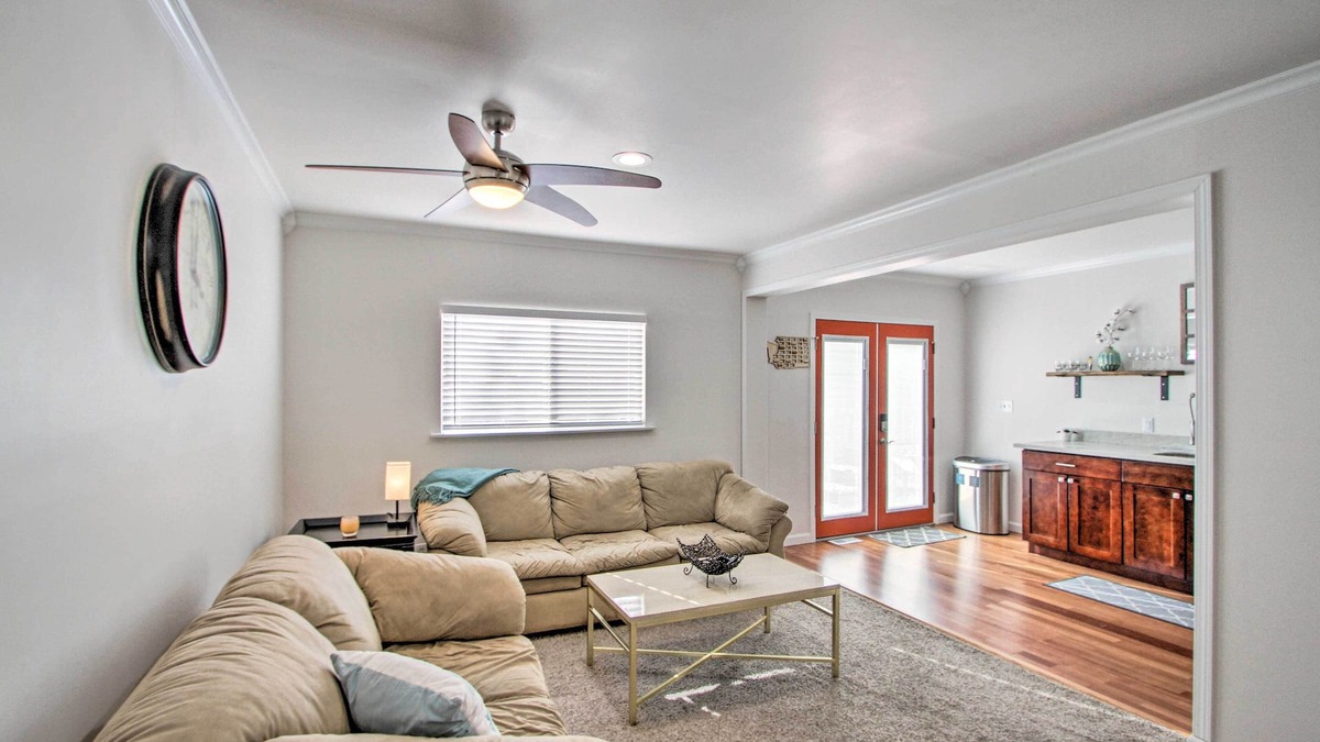 Burien House | Convenient Burien Getaway: 12 Mi to Dtwn SEA!