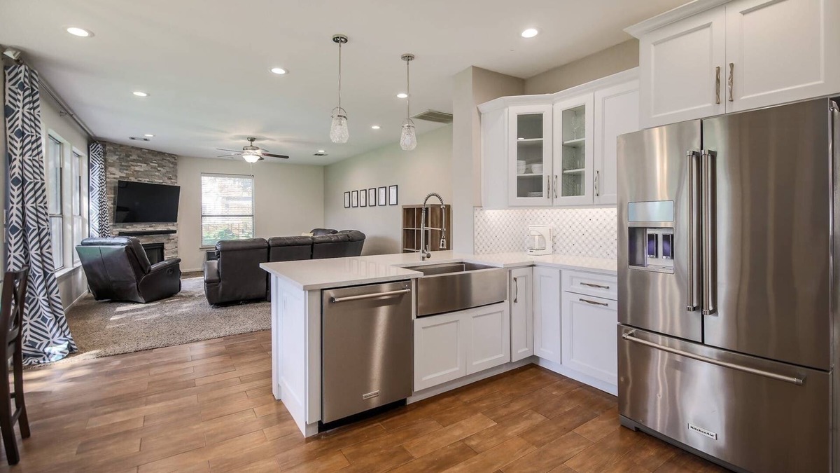 Woods Of Brushy Creek House | Convenient, comfortable suburban home backing up to walking trail