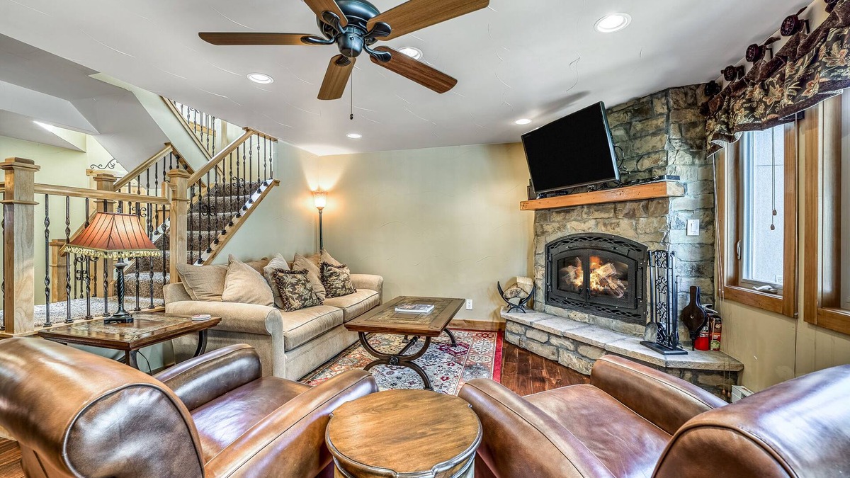 Vail Condo | Convenient East Vail 2 Bedroom Condo by Gorecreek Rentals