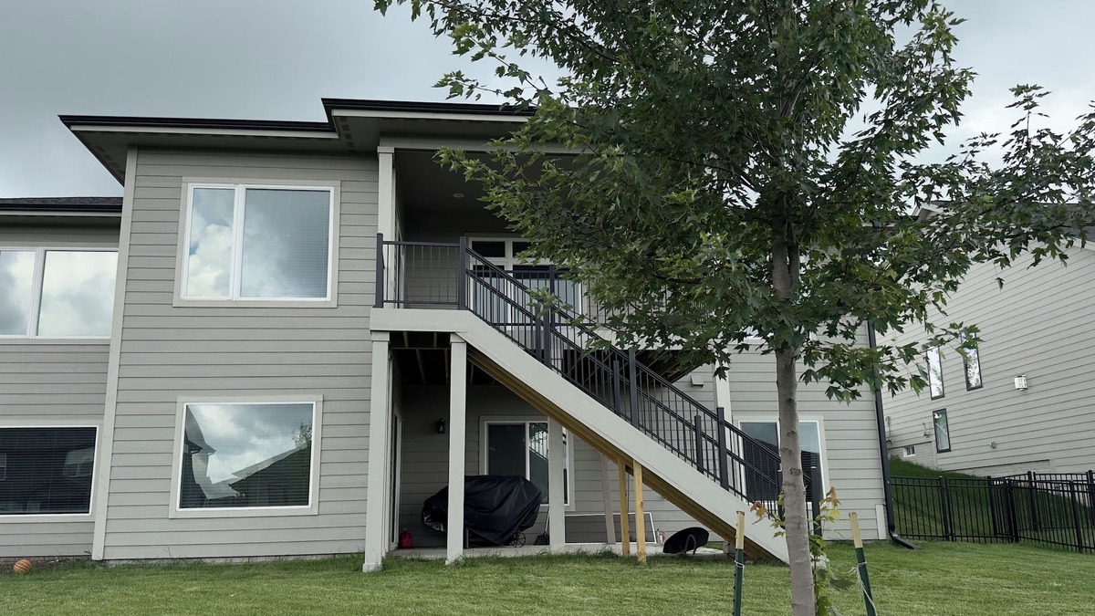 Waukee House | Convenient functional quiet 5 bedroom 3 bath home in Clive.