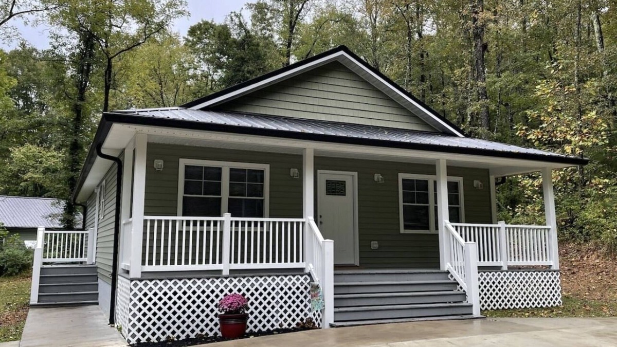 Farmville House | Convenient home close to downtown!