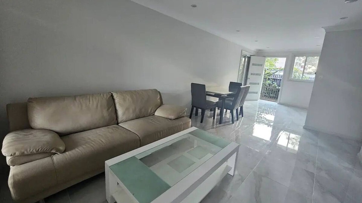 Cabramatta House | Convenient new private entire home in the heart of Little Saigon.n