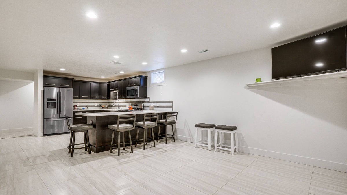 Northeast South Bend Apartment | Convenient North Bend Apt: Half-Mi to Notre Dame!