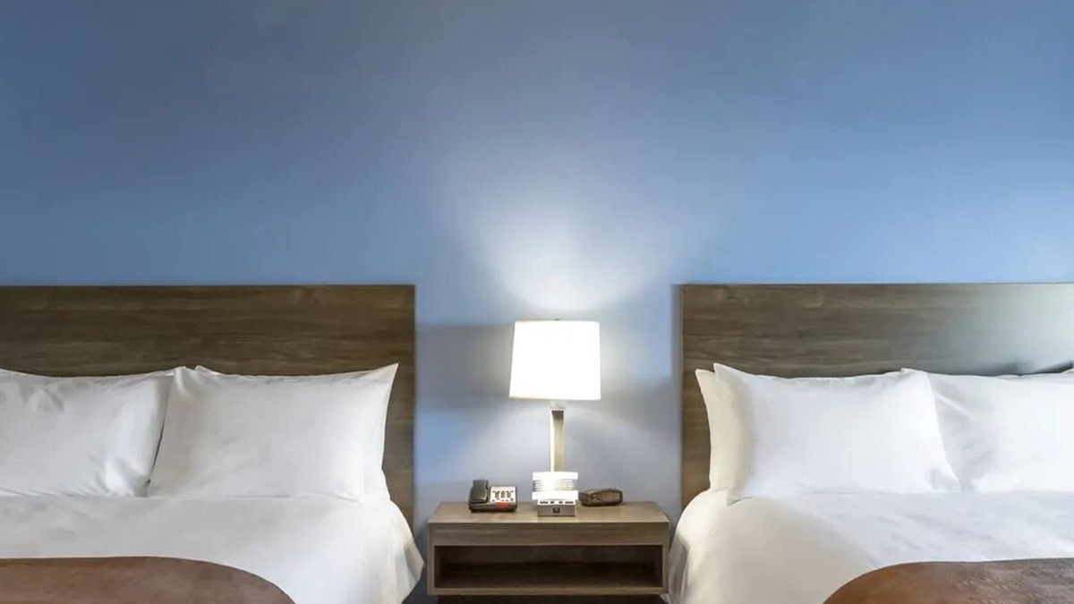 Tucson Hotel | Convenient Tucson Stay with Full Kitchen, Near Downtown Tucson!