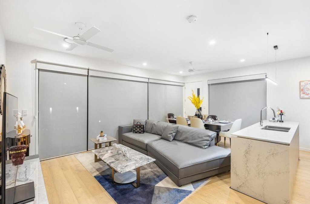 Sunnybank House | Conveniently Located Luxury 4BR Townhouse