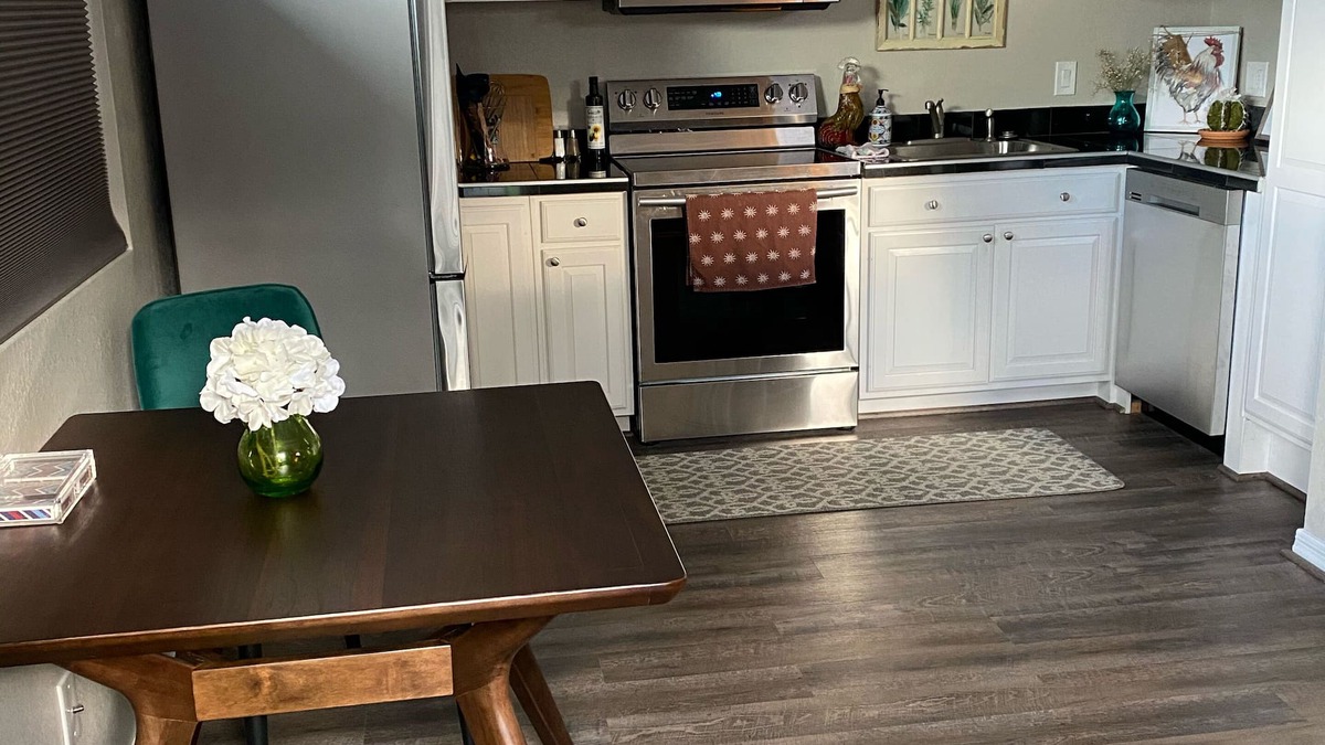 Deer Valley Apartment | CONVENIENTLY LOCATED ONE BEDROOM APARTMENT IN NORTH PHOENIX