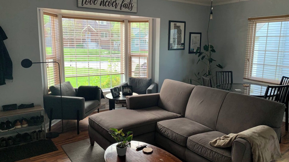 Des Moines House | Conveniently located Cozy Willow Brick