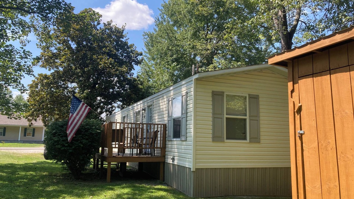Stanton House | Conveniently Located ~ WiFi ~ Central Heat & Air.