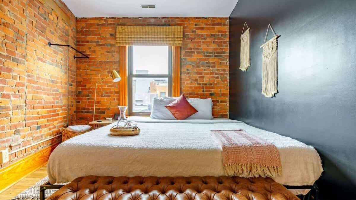 Weinland Park Apartment | Convention - King Bed - Free Parking - Short North