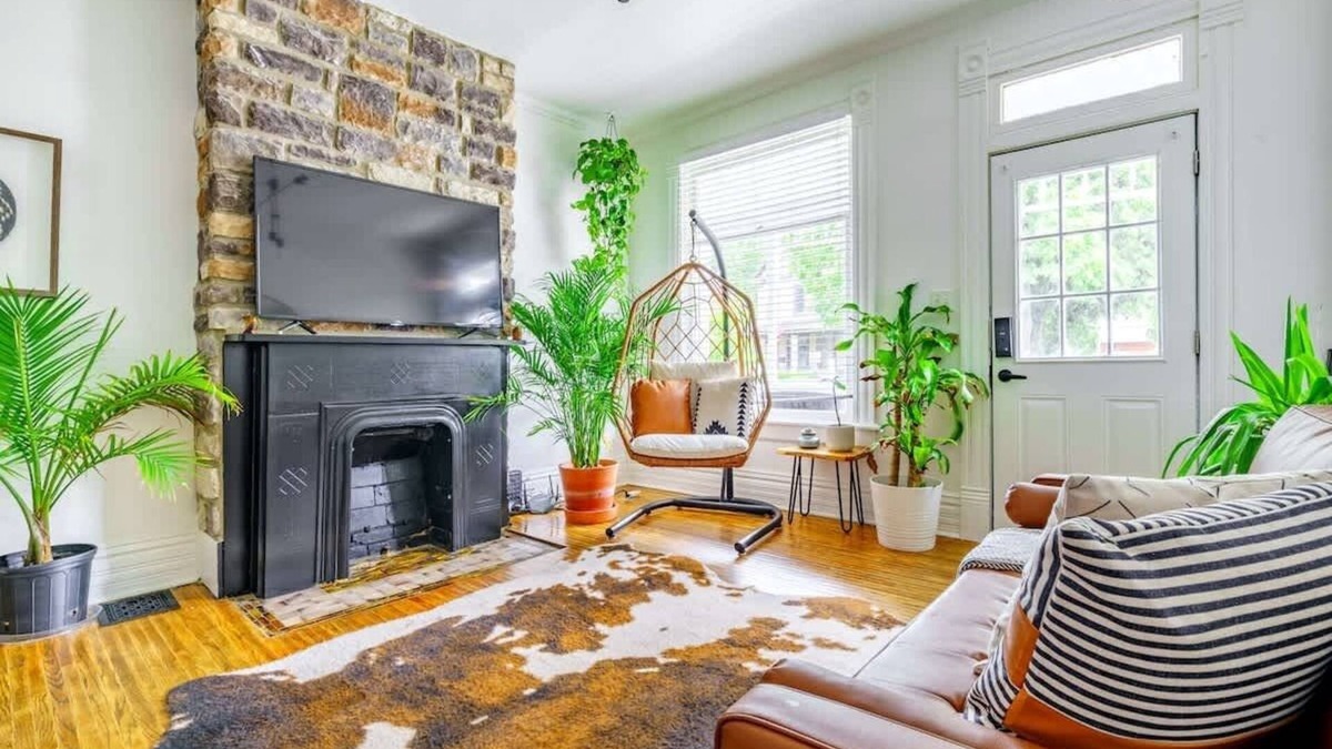 Downtown Columbus House | Convention - Pets - Parking Free - Short North