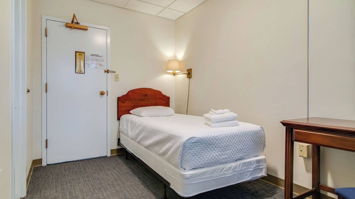 Music Row Apartment | Converted Dorm in Heart of Music Row!