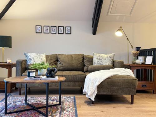 Llaneilian House | Converted Welsh Sunday School with Sea View & Garden on Anglesey - Dog Friendly