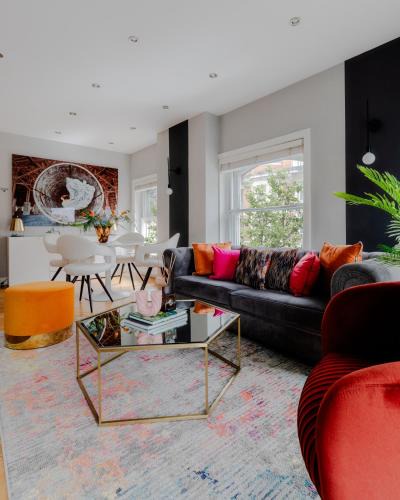 Bloomsbury Apartment | Cool Covent Garden Theatre Design Hub for Families Friends Couples