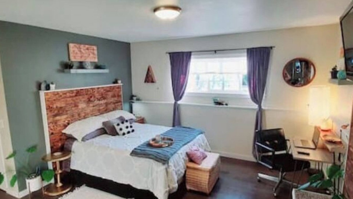 White Center House | Cool & cozy city retreat -15 min drive to Seattle!
