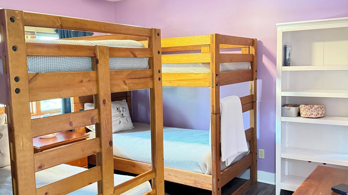 Pedlars Edge House | Cool Mountain Breezes on The Slopes- It's Pumpkin Spice Time!