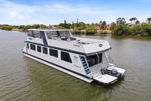 Coomera Boat Rental | Coomera Houseboats