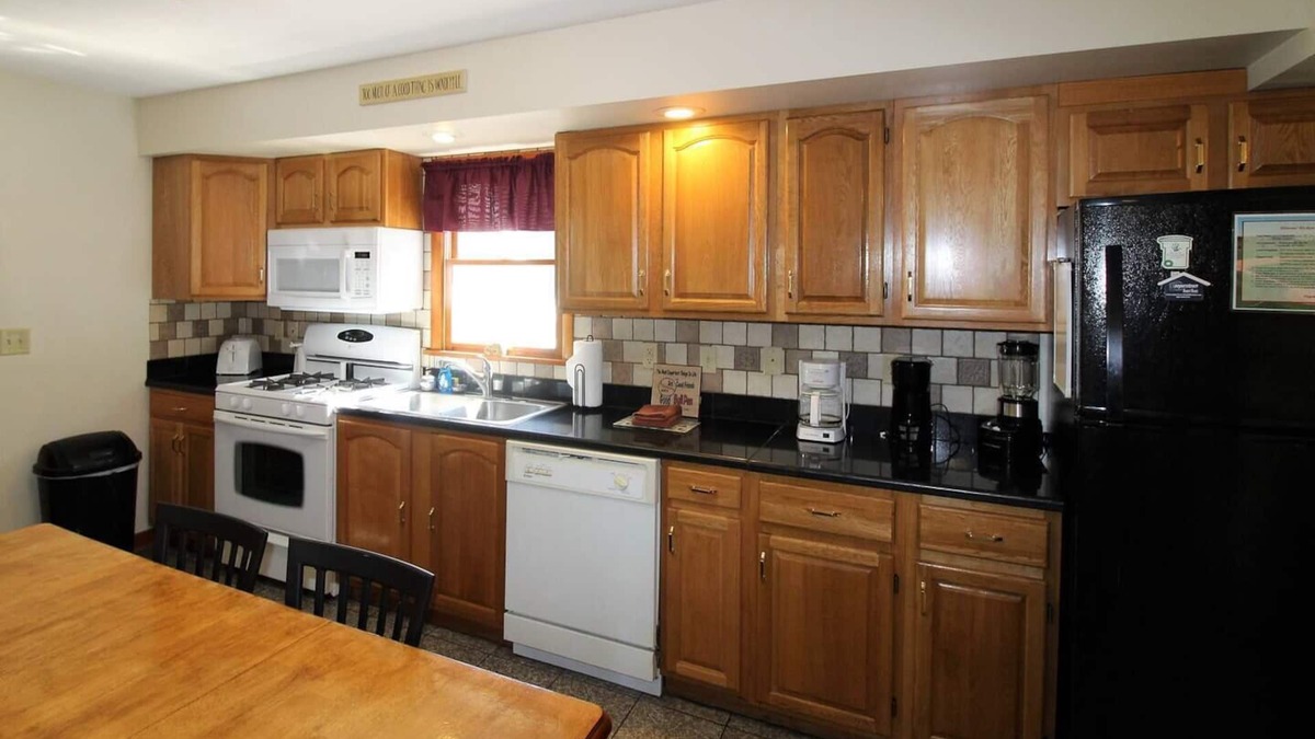 Oneonta Apartment | Cooperstown Baseball Rentals - Elm-Double Play #2
