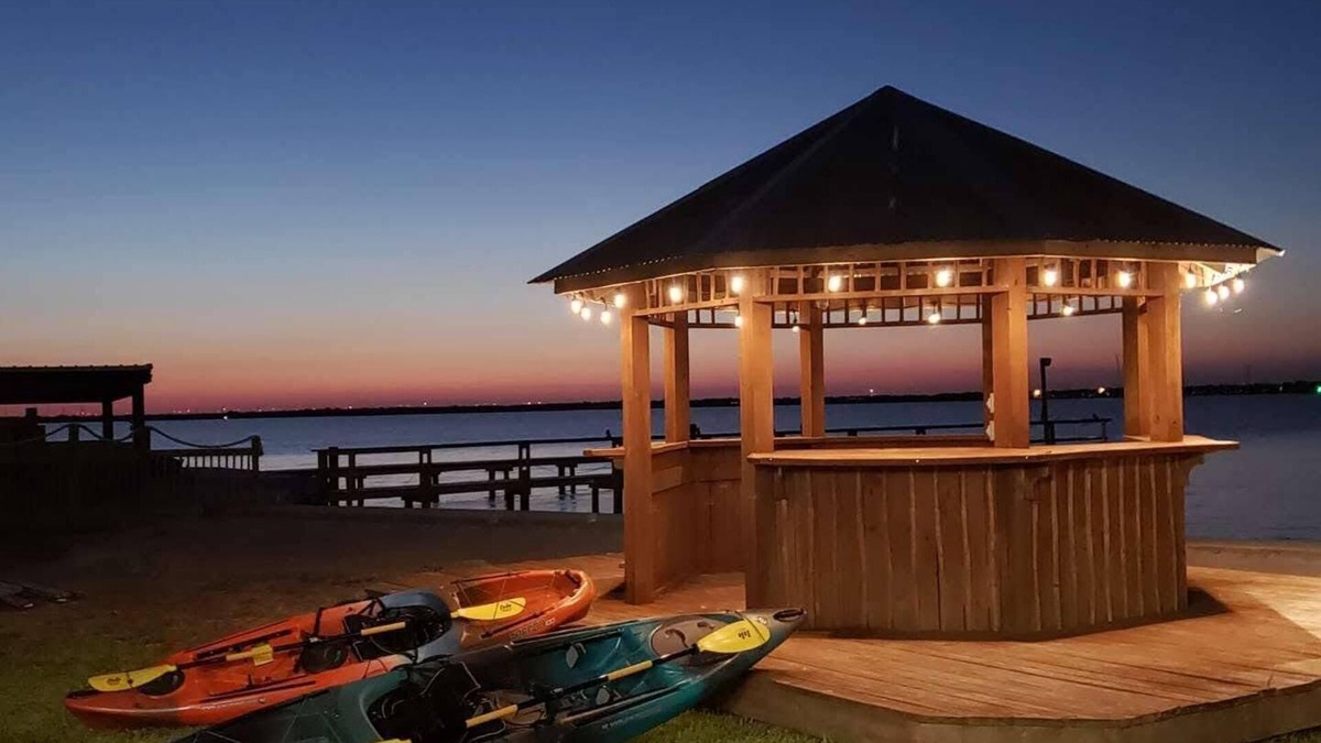 Taft House | Copano waterfront, 300' private fishing pier, huge porch, boat parking, tranquil