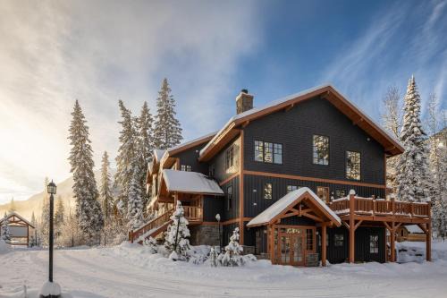 Golden Cabin | Copper Horse Lodge