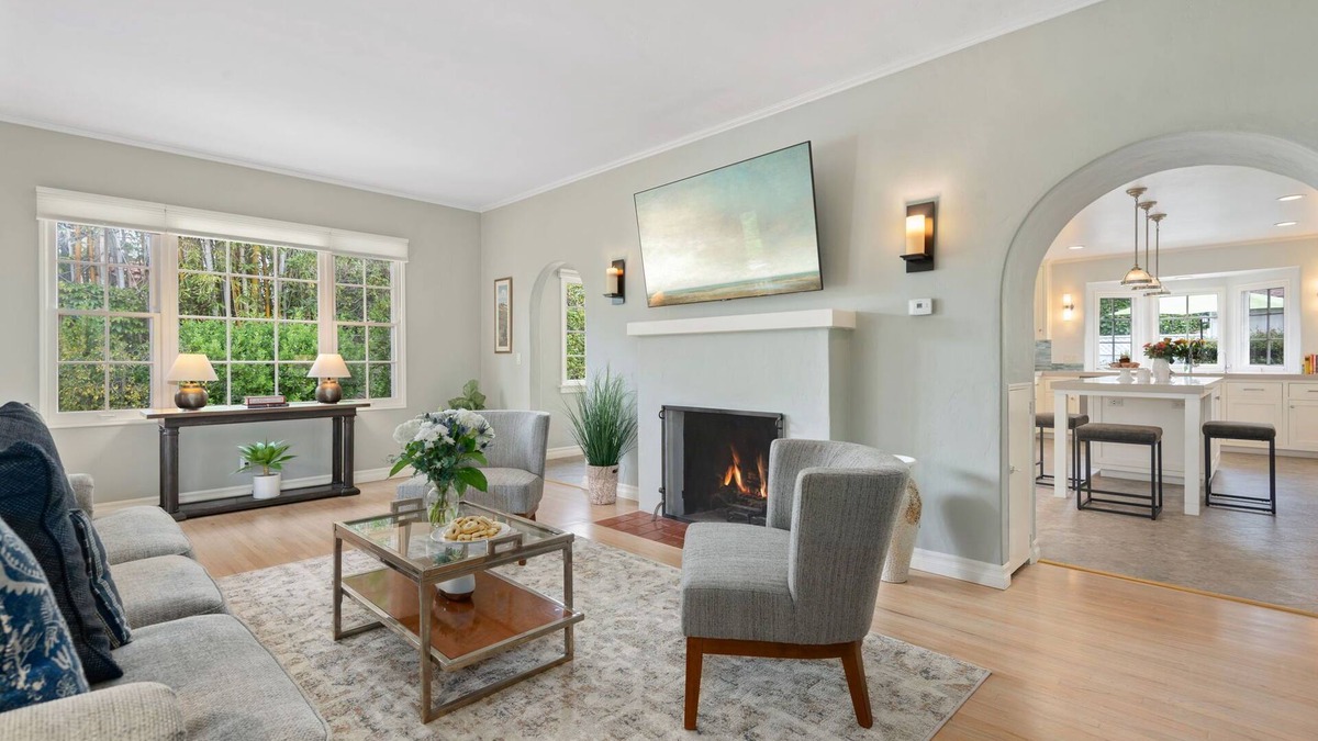 Montecito House | Coral By The Coast | Spacious & Just Minutes to Butterfly Beach