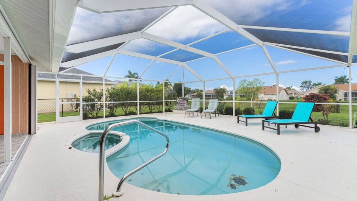 Broadmoor Apartment | Coral Paradise Home with Pool