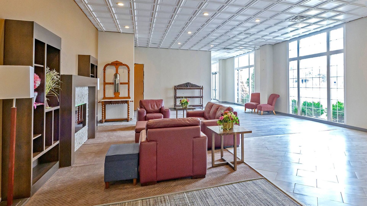 Fairfield Hotel | Coratel Inn by Jasper Iowa Fairfield
