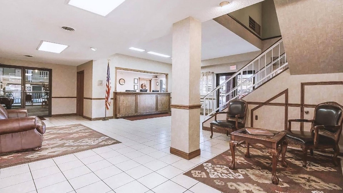 McCook Hotel | Coratel Inn & Suites By Jasper McCook