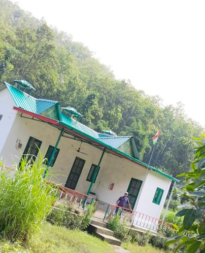 Khattalwada Apartment | Corbett hill center river home stay