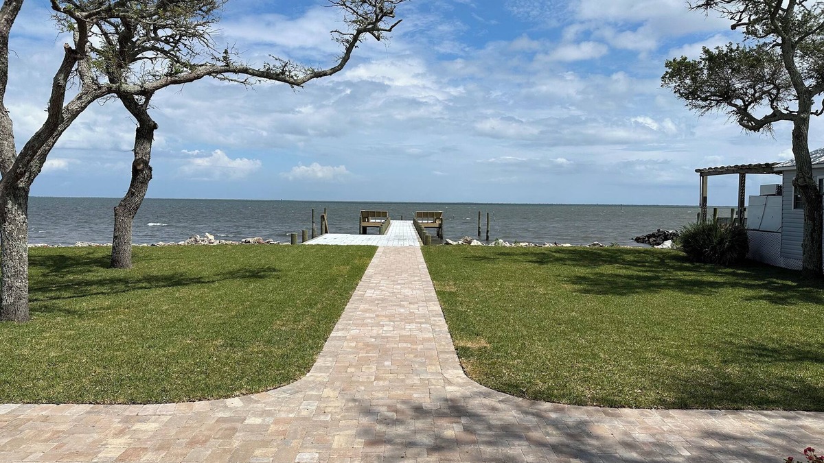 Davis House | Core Sound beauty! Easy access to Core Banks and Cape Lookout. - SLEEPS 11