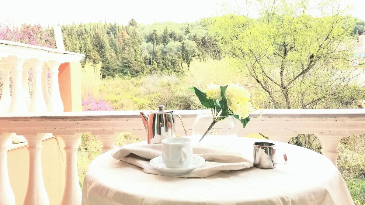 Agios Georgios Pagon Apartment | Corfu Escape Two (1-2 min walk to beach)