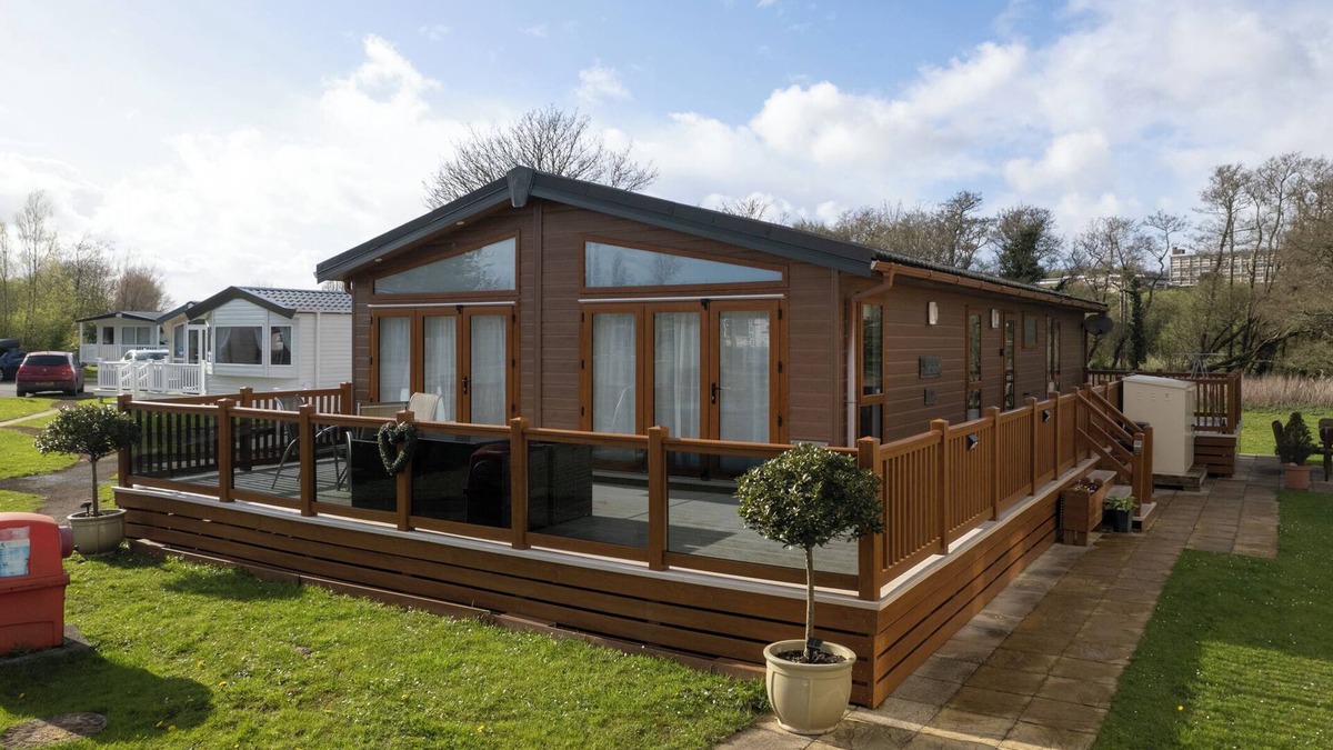 Penally Ski Chalet | Cormorant - Luxury Lodge, Close to the Beach