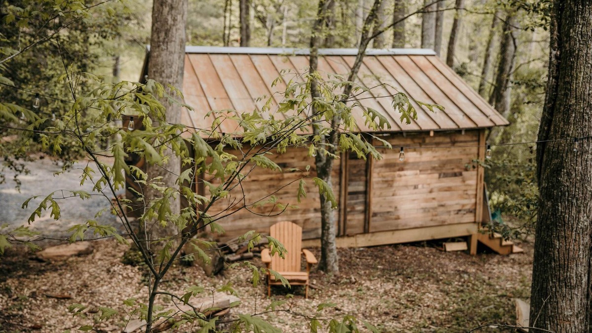Zirconia Cabin | Corn Crib- 38 acres- hiking, mountain biking, waterfall