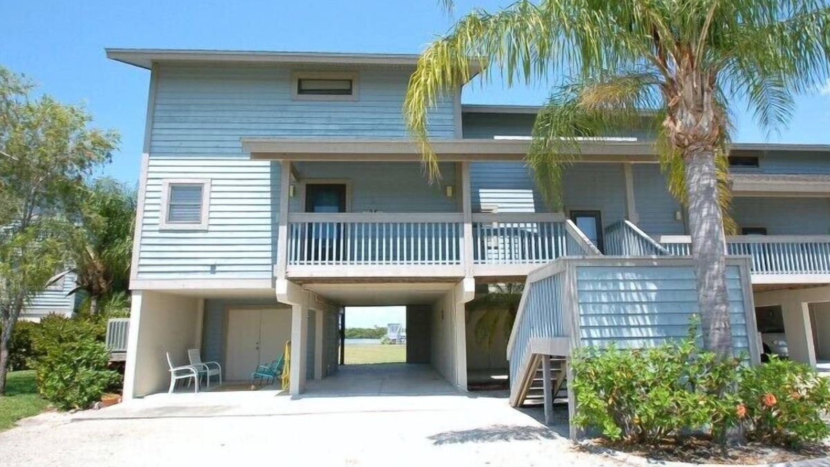Pine Island Center Condo | Corner Condo in Blue Crab Key, Bokeelia!