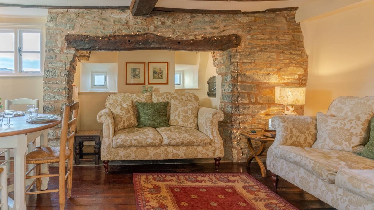 Bretforton Cottage | Corner Cottage - sleeps 4 guests in 2 bedrooms