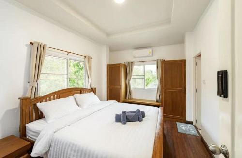 San Sai House | CORNER Home