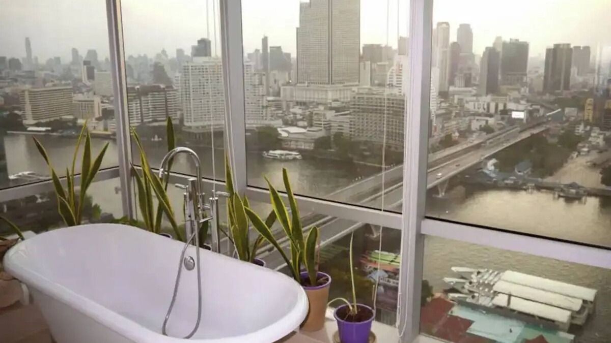 Khlong Ton Sai Apartment | Corner river view one bedroom apartment