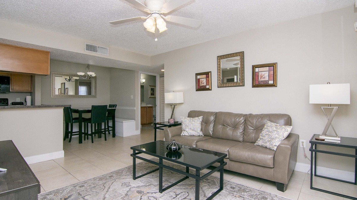 Brandon Condo | Corner Unit - 2 bedroom 2 bath - Close to downtown Tampa