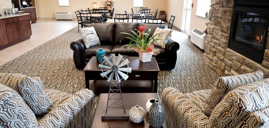 Oelwein Hotel | Cornerstone Inn & Suites Oelwein