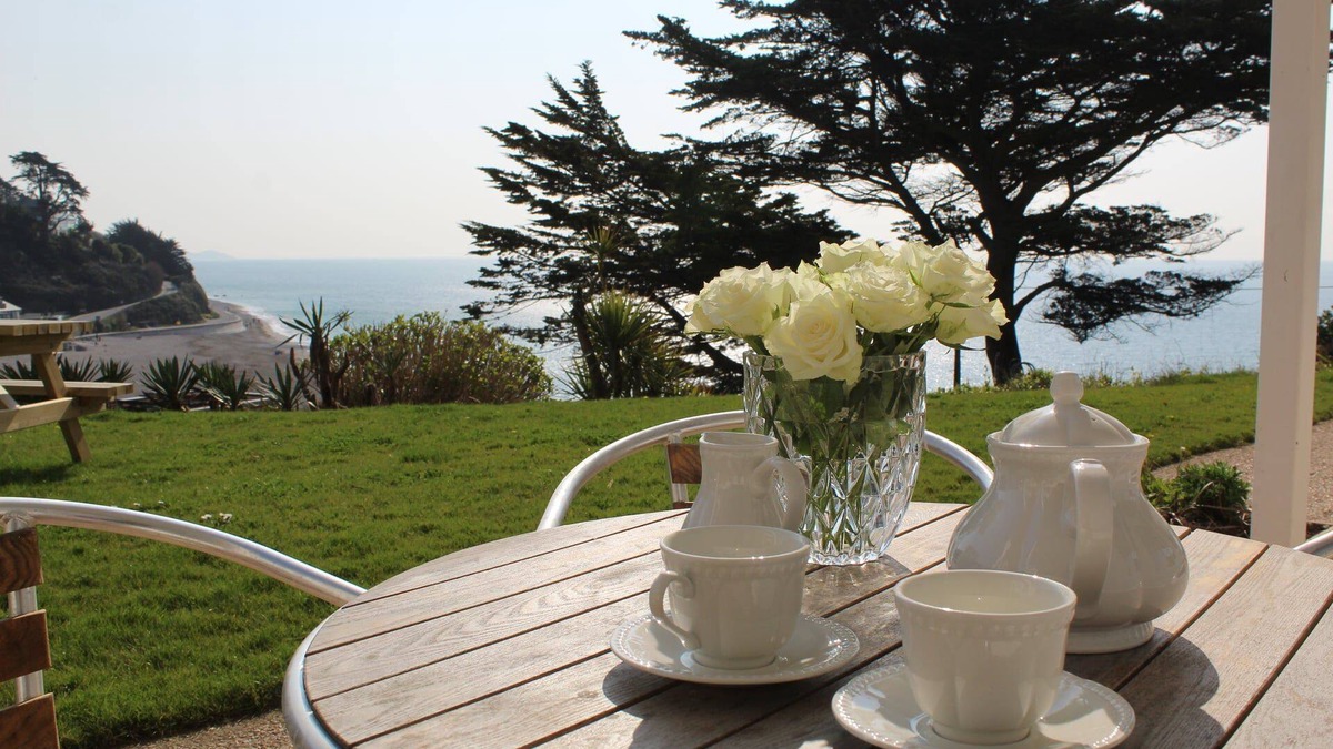 Seaton Apartment | Cornish Seaside Apartment with Stunning Sea Views