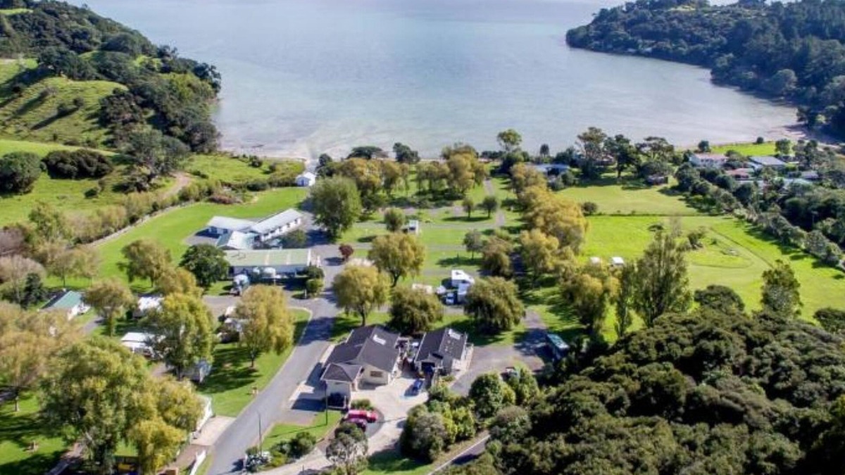 Coromandel RV Rental | Coromandel Shelly Beach TOP 10 Holiday Park