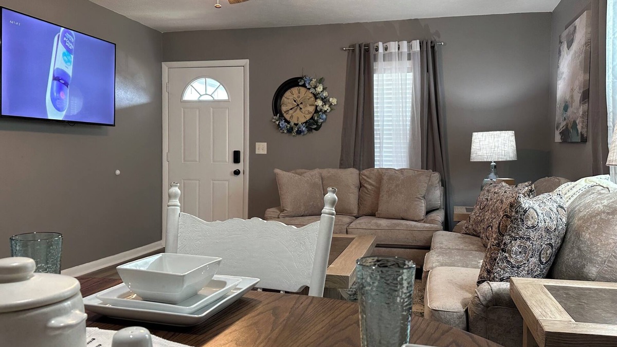 Pocahontas House | corporate comfort suits