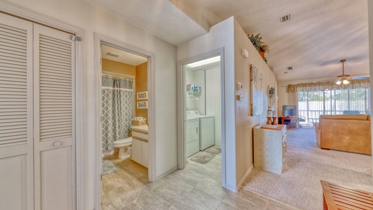 Braden River Condo | Corporate Rental on Corner of I-75 and University Parkway 15 min to Siesta Key