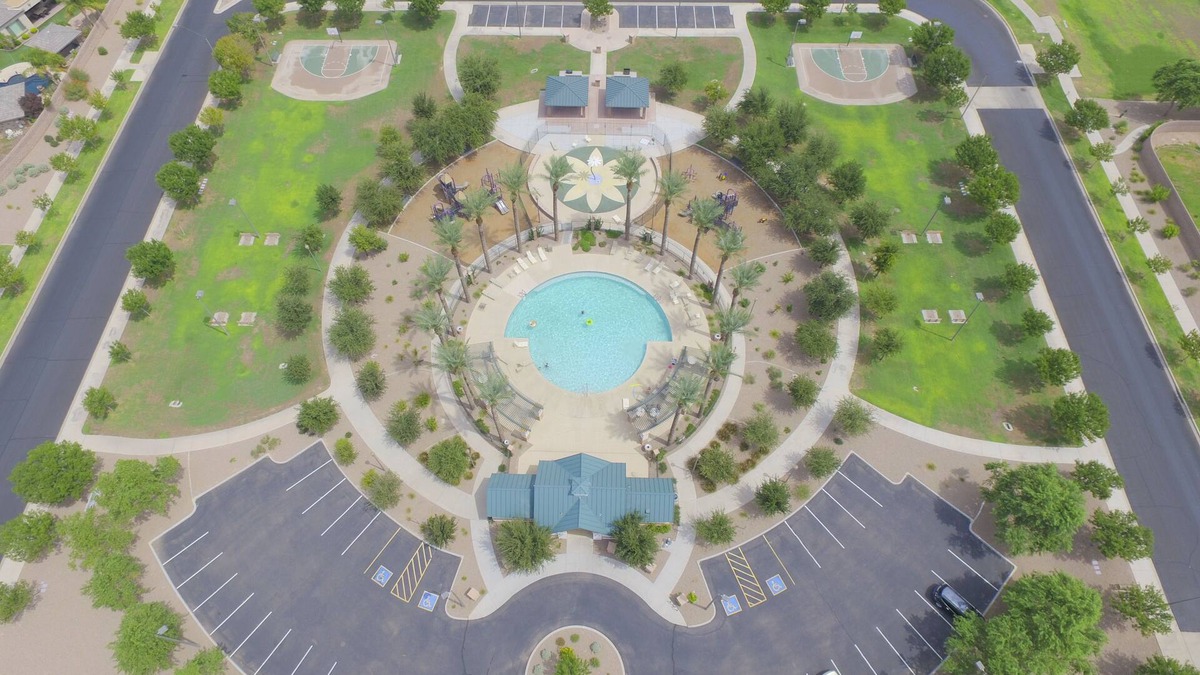 Maricopa House | Corporate stays, golfing outings, relaxing or need temp relocation housing!