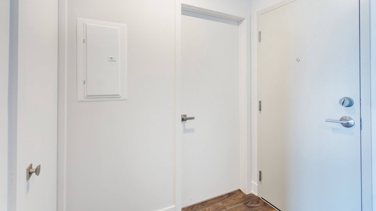 Brossard Apartment | Corporate Stays | Lumeo | Modern & bright 1BR