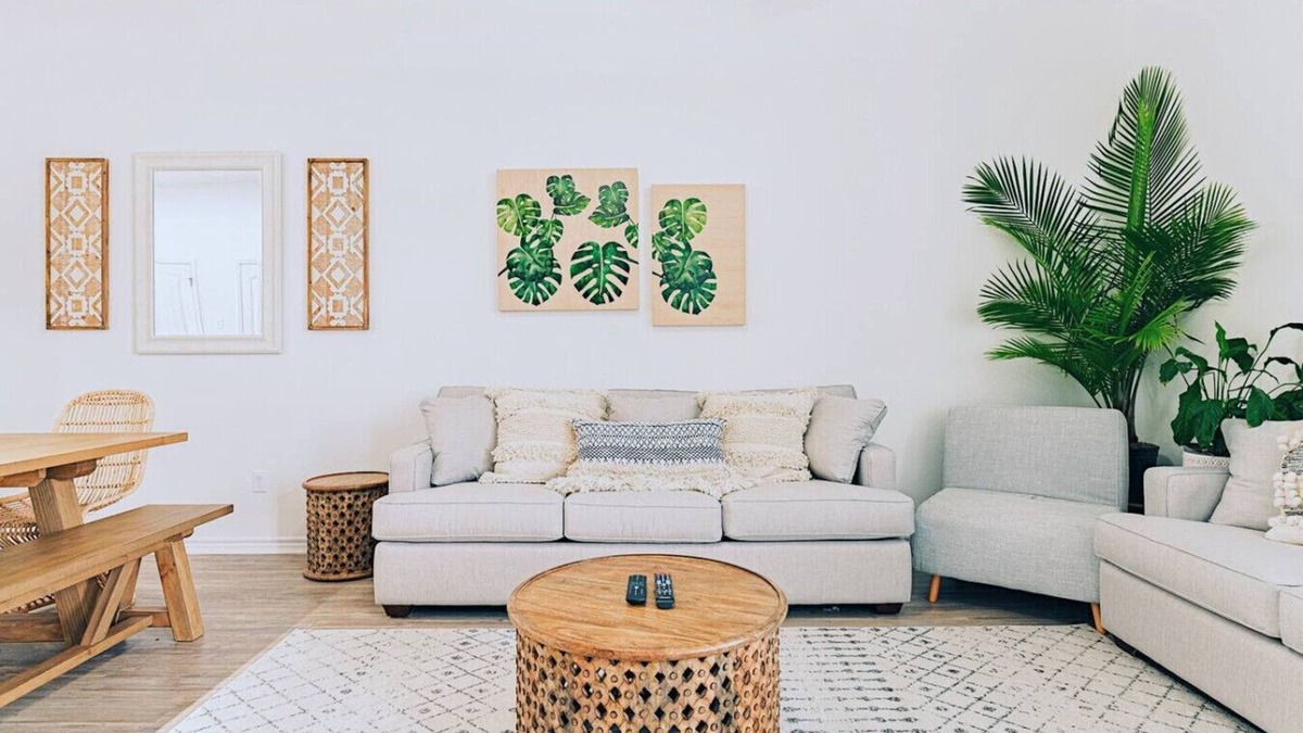 Corpus Christi Apartment | Corpus · Walk to Whitecap Beach - Heated Pool, AC, Parking