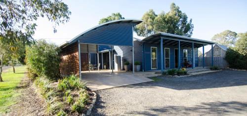 Dunkeld House | Corrugated Cottage