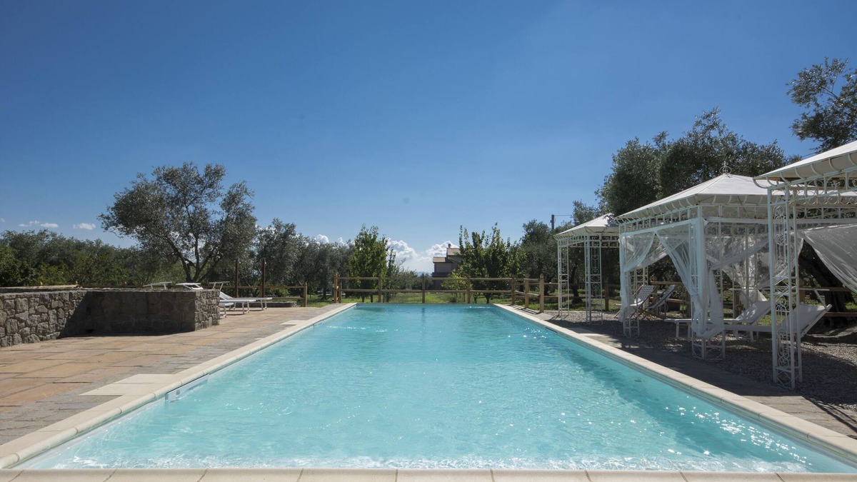Montefiascone Villa | Corte degli Ulivi: country villa and annexe for an exclusive vacation